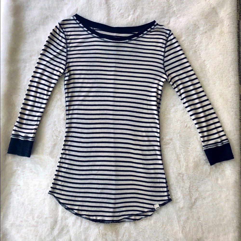 ARIZTIA TNA CREW NECK TOP SIZE XS